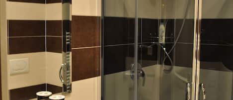 Double Room | Bathroom | Shower, hair dryer
