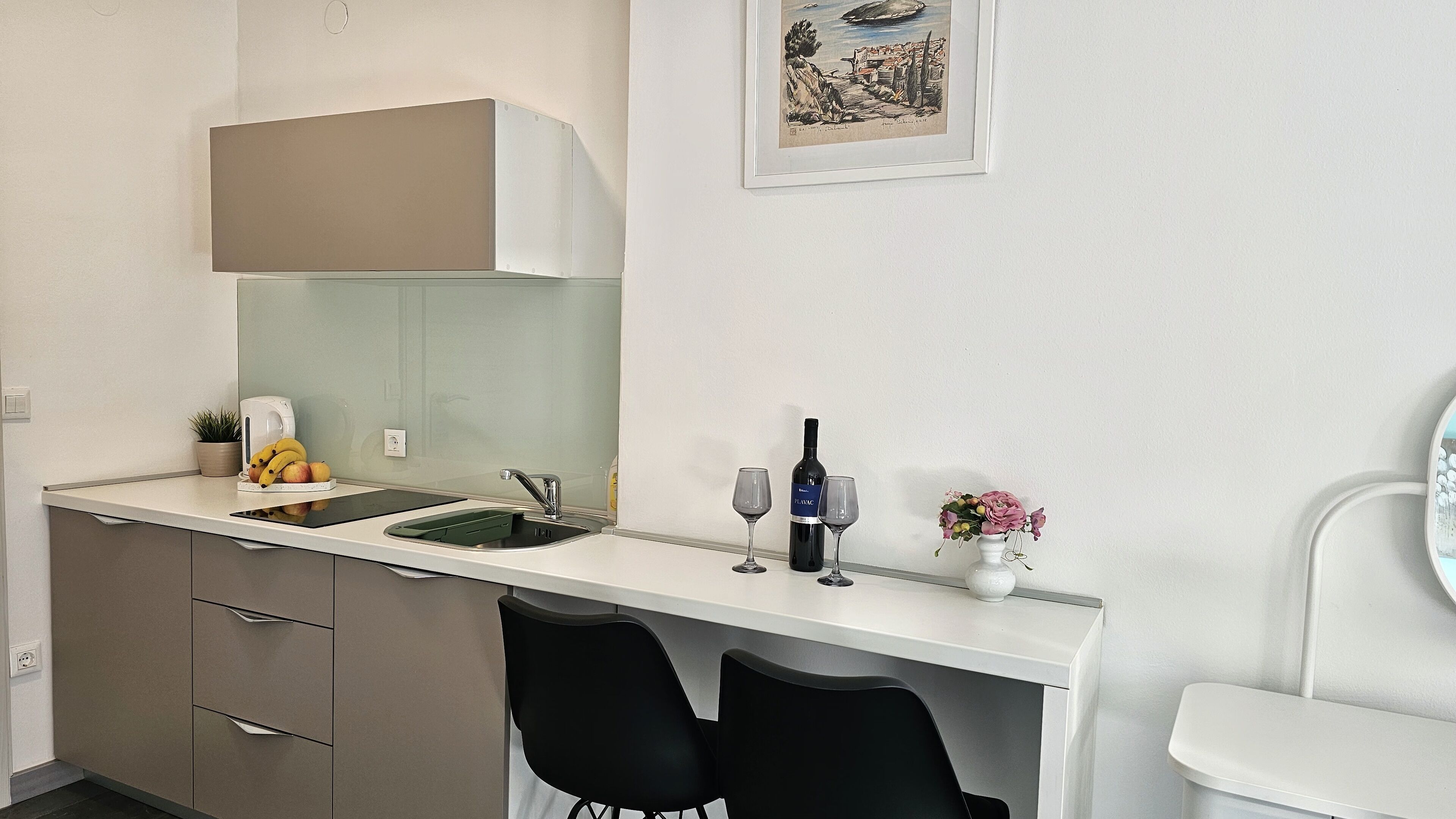 studio, garden view | in-room dining