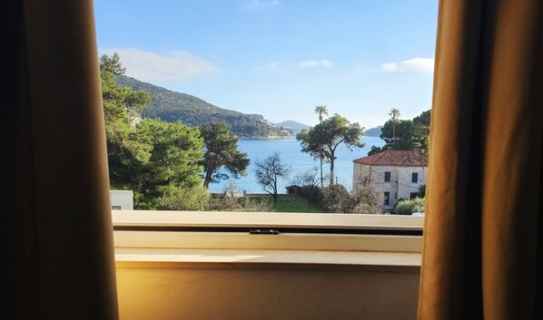 Habitació doble estàndard, vistes al mar | Vista de la platja o del mar