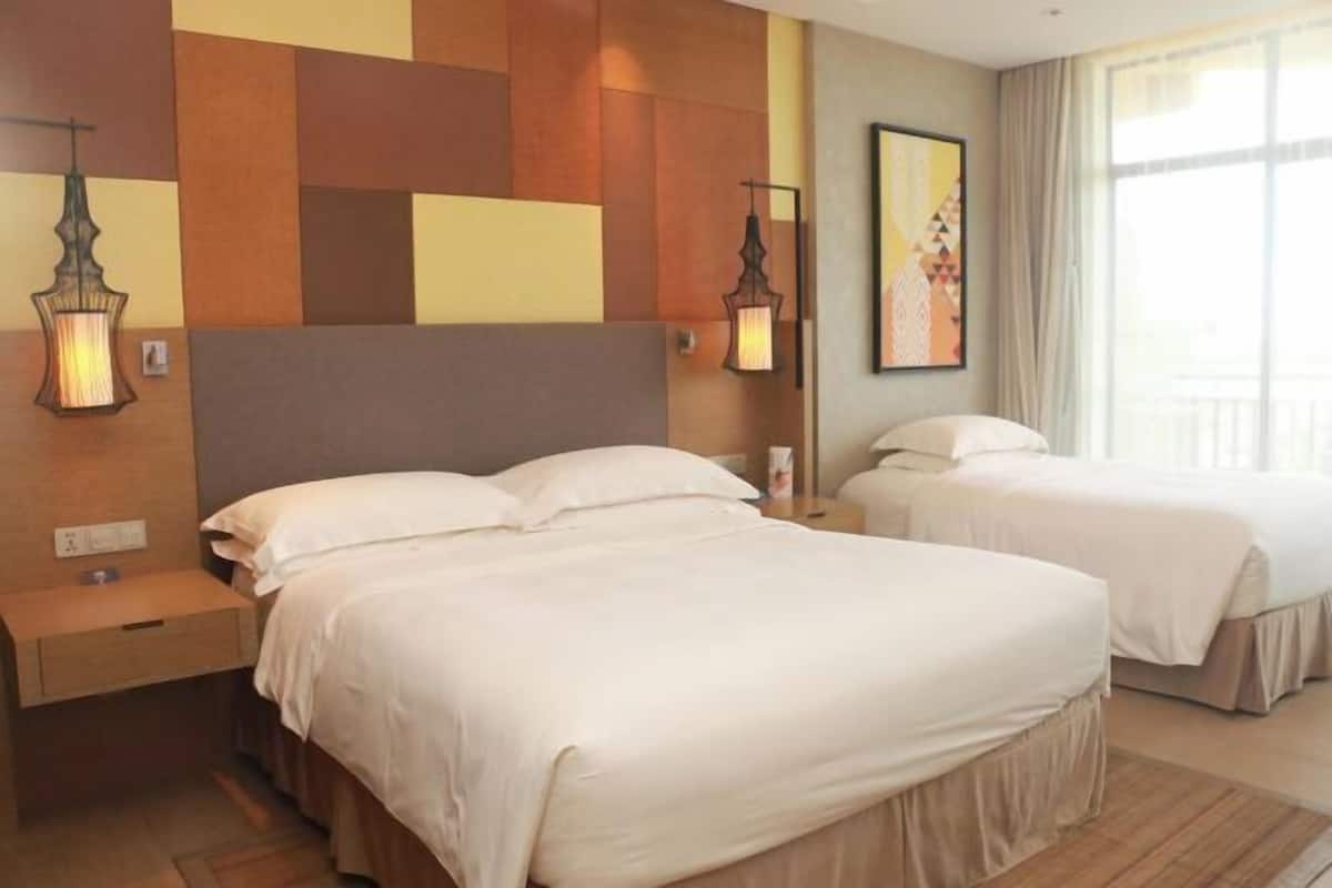 Minibar, in-room safe, desk, blackout curtains