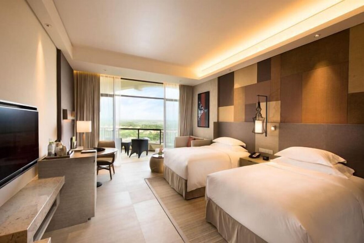 Minibar, in-room safe, desk, blackout curtains