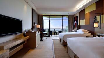 Deluxe Twin Room, Lake View | Minibar, in-room safe, desk, blackout curtains