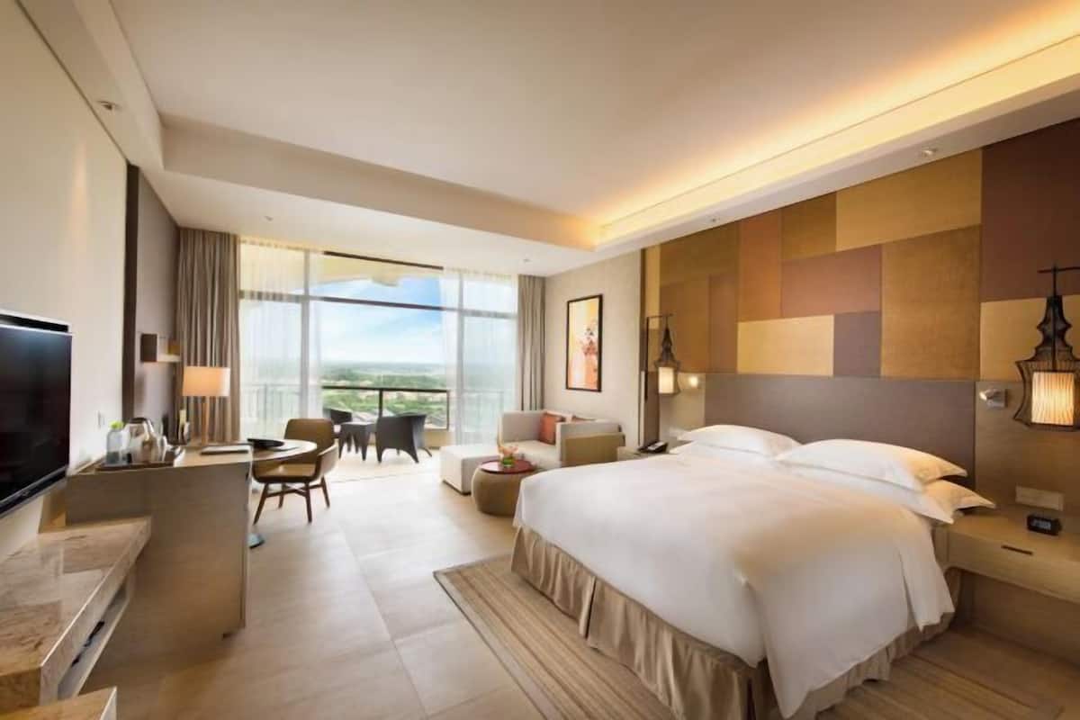 Minibar, in-room safe, desk, blackout curtains