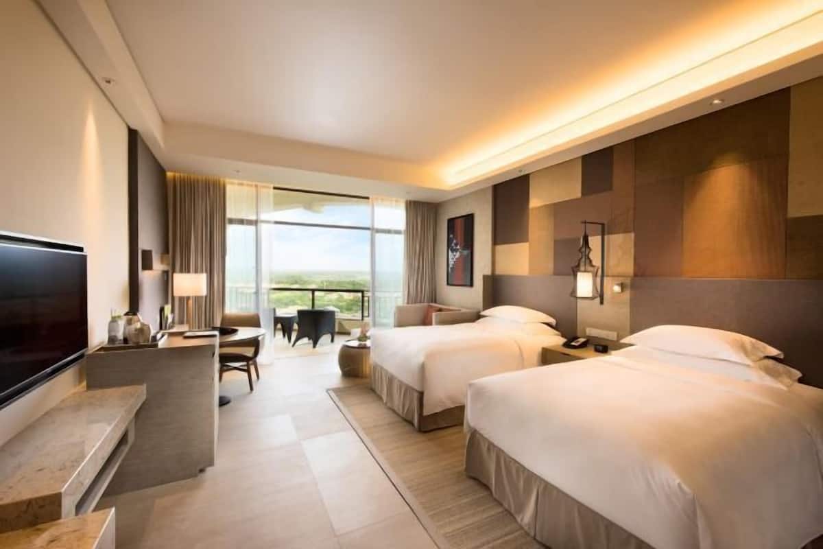 Minibar, in-room safe, desk, blackout curtains