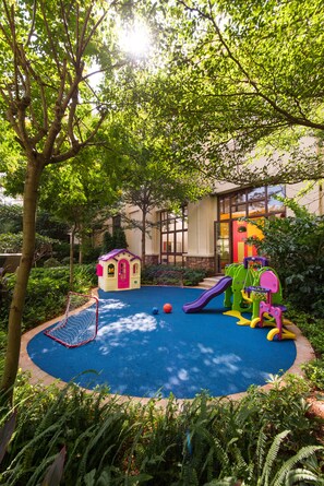 Children’s play area – outdoor - DoubleTree Resort by Hilton Hainan Chengmai (Chengmai)