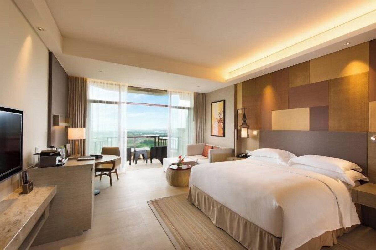 Minibar, in-room safe, desk, blackout curtains