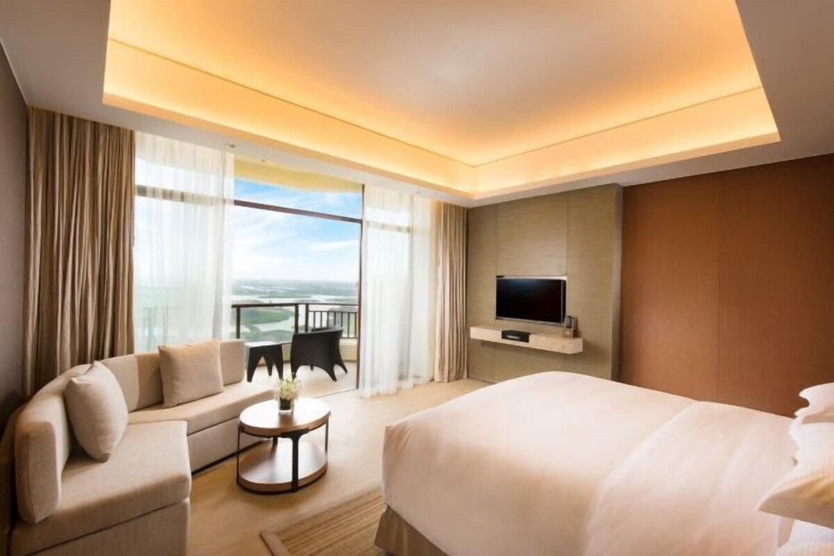 Minibar, in-room safe, desk, blackout curtains