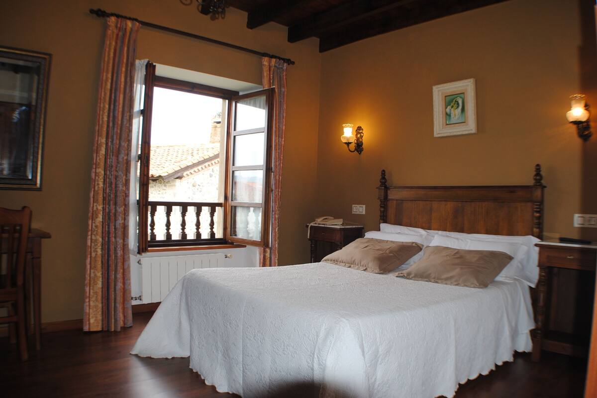 double room | desk, iron/ironing board, free wifi, bed sheets