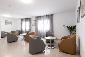 Flat-screen TV - Hostal Roca (Sant Antoni de Portmany)