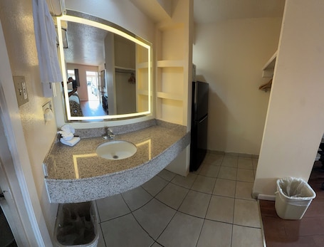 Standard Room, 2 Queen Beds, Non Smoking | Bathroom. Denver City Motel