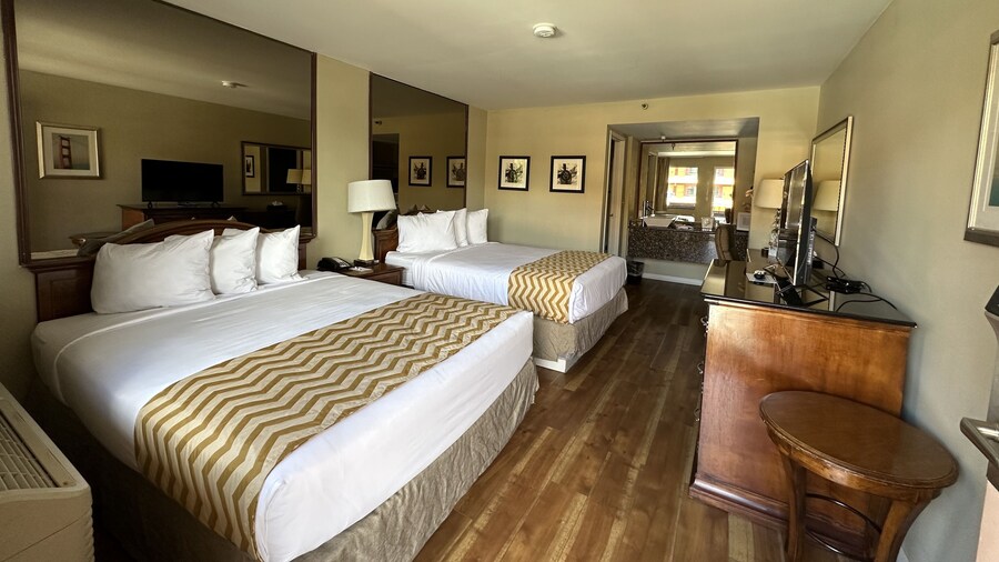 Travelodge by Wyndham Reno Downtown