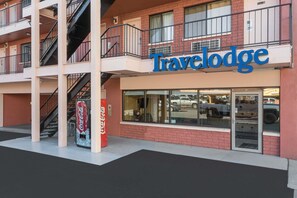 Exterior - Travelodge by Wyndham Reno Downtown (Reno)