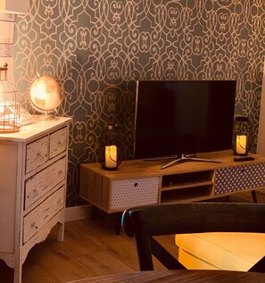 Appartement Confort, 2 chambres, cuisinette, cÎté jardin | Vue de la chambre