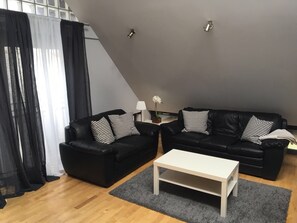 Apartment, 2 Bedrooms (Fish Market) | Living room | 10-inch TV with cable channels - Old Town Apartments (Edinburgh)