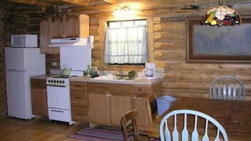 #23, Cliff House, 3 bed | Private kitchen | Fridge, microwave