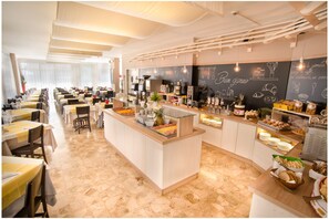 Desayuno continental incluido todos los días 