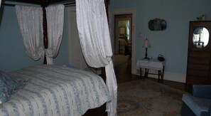 Signature Room, 1 Queen Bed (Blue) | Free WiFi