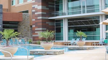 Seasonal outdoor pool