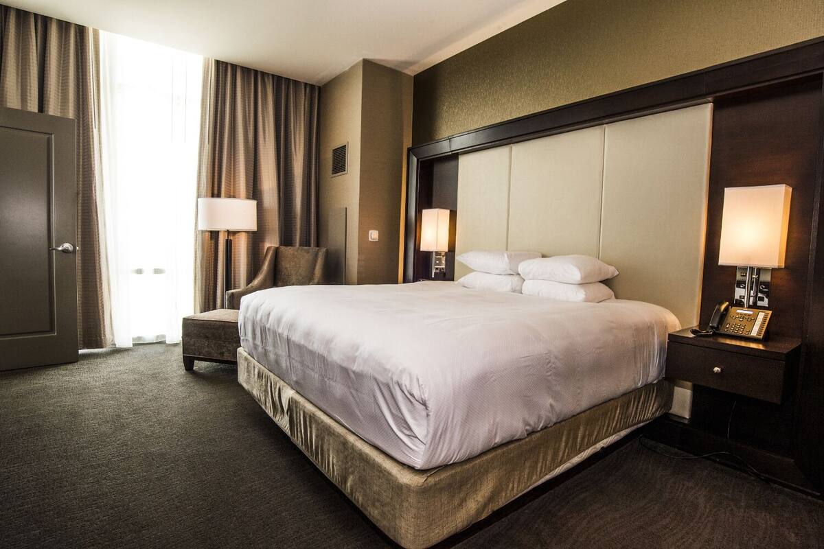 egyptian cotton sheets, premium bedding, down duvets, pillow-top beds