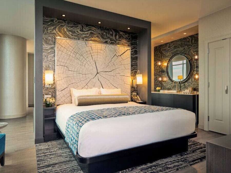 Egyptian cotton sheets, premium bedding, down duvets, pillow-top beds