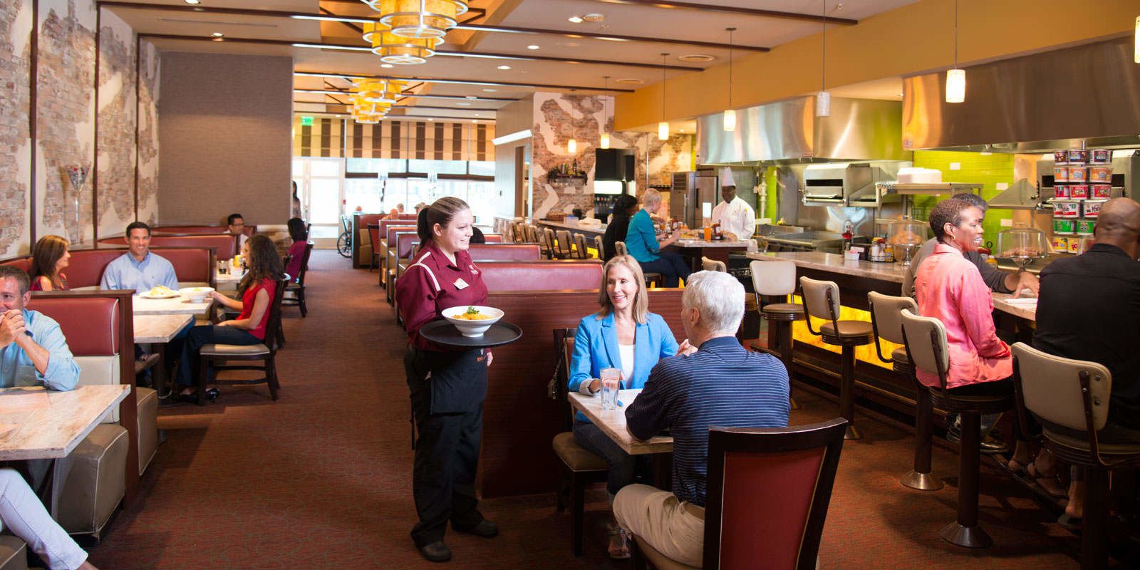 3 restaurants, breakfast served