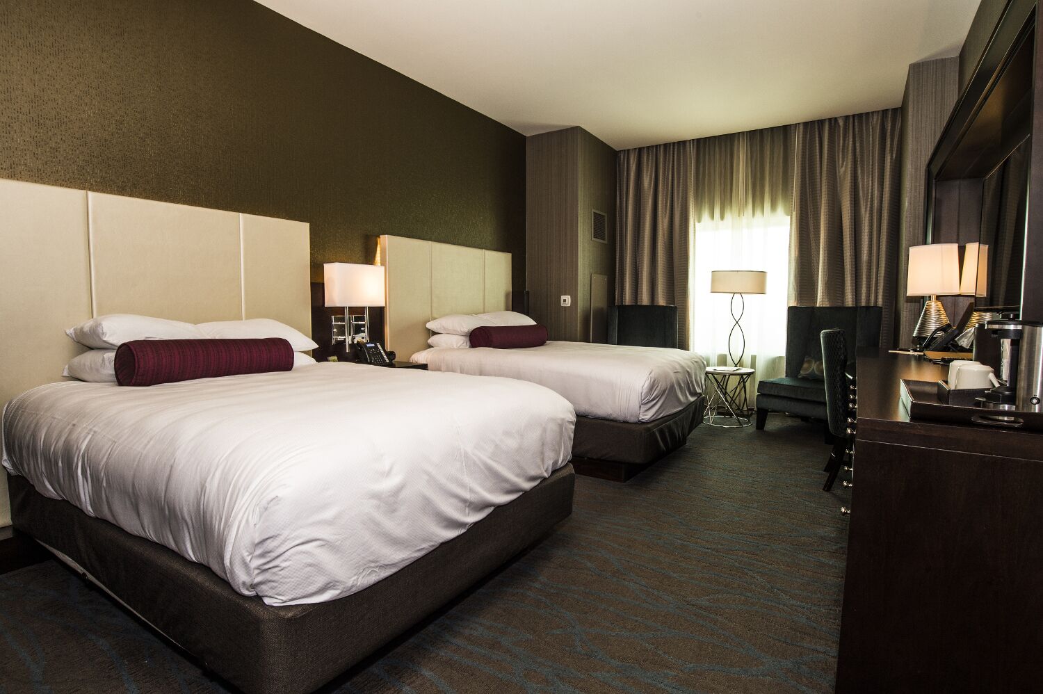 egyptian cotton sheets, premium bedding, down duvets, pillow-top beds