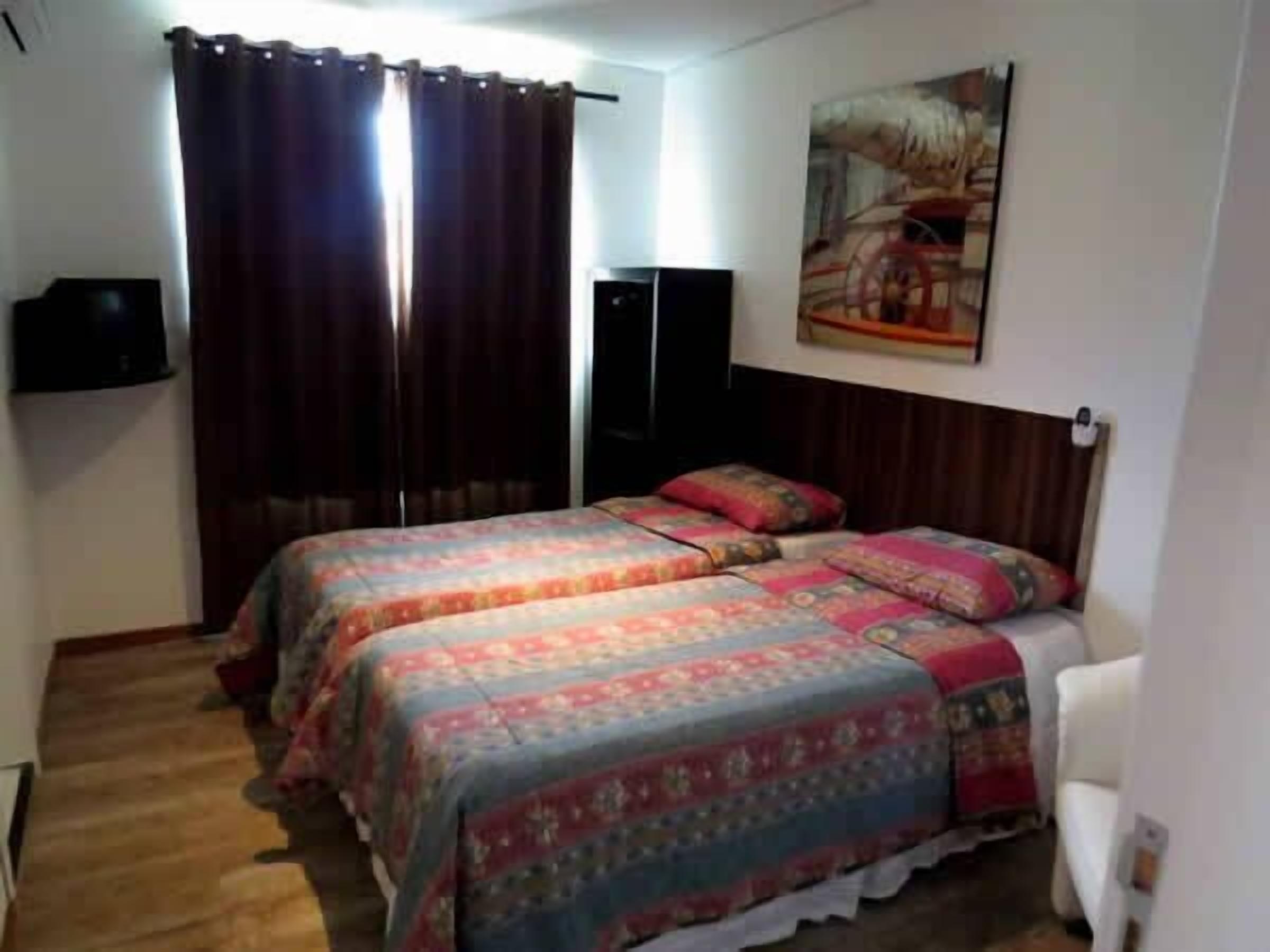 Suite, 2 Twin Beds | Minibar, free WiFi