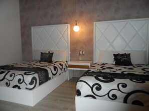 Double Room | Premium bedding, in-room safe, iron/ironing board, free WiFi - Hotel Anabi (Querétaro)