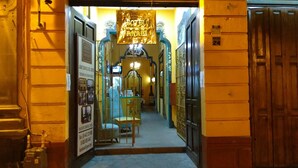Front of property - evening/night - Hotel Anabi (Querétaro)