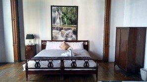 Premium bedding, in-room safe, iron/ironing board, free WiFi - Hotel Anabi (Querétaro)