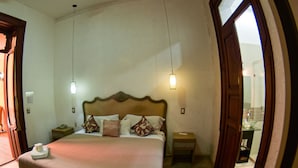 Single Room | Premium bedding, in-room safe, iron/ironing board, WiFi (free) - Hotel Anabi (Querétaro)
