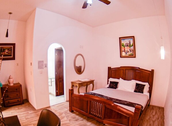 Single Room | Premium bedding, in-room safe, iron/ironing board, free WiFi - Hotel Anabi (Querétaro)