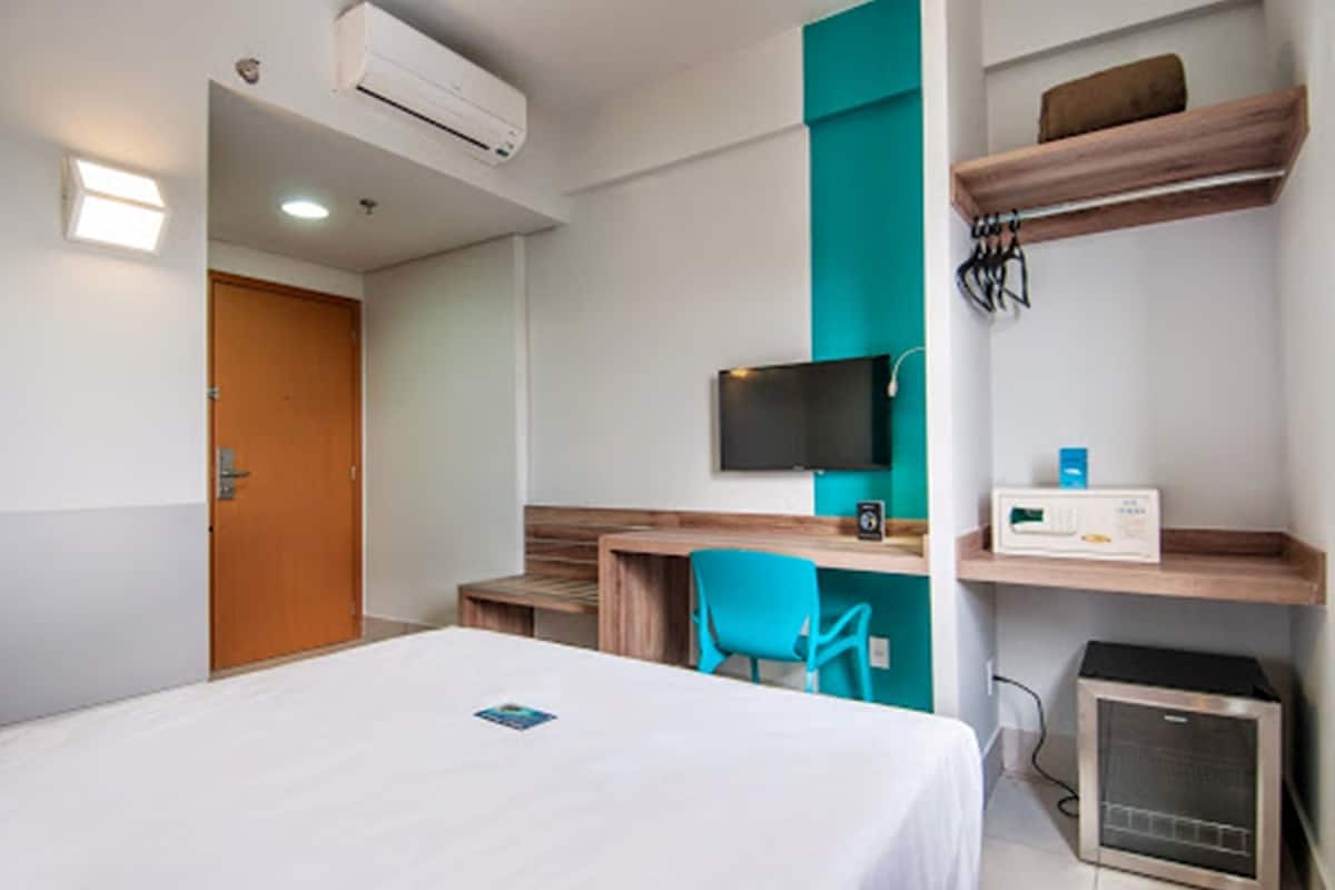 Minibar, mörkläggningsgardiner, strykjärn/strykbräda och gratis wi-fi