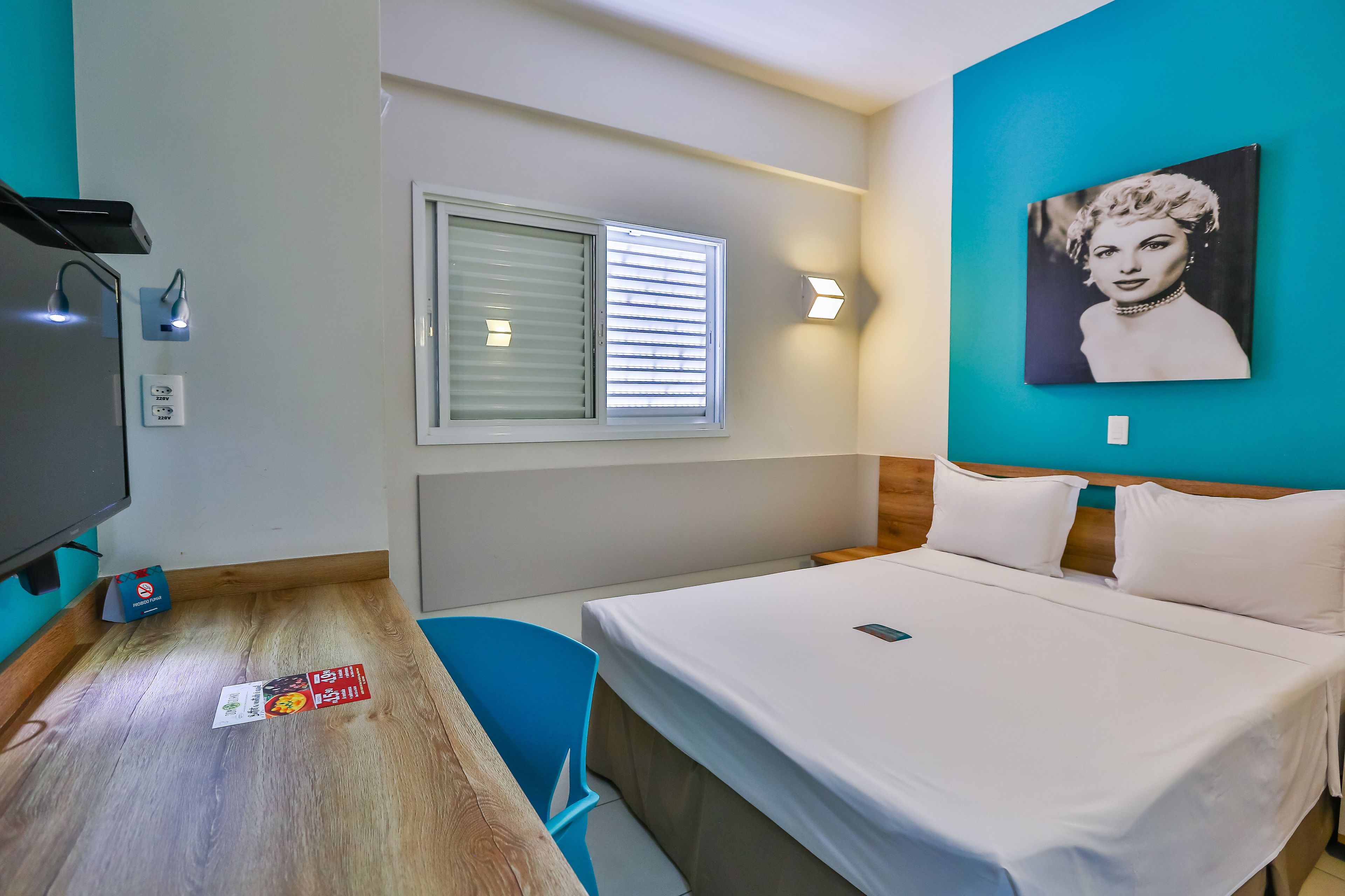 standard double room | minibar, desk, blackout curtains, iron/ironing board