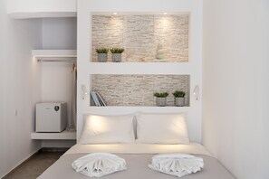 Economy Room | Desk, soundproofing, free WiFi, bed sheets - Galinos Hotel - Adults Only (Paros)