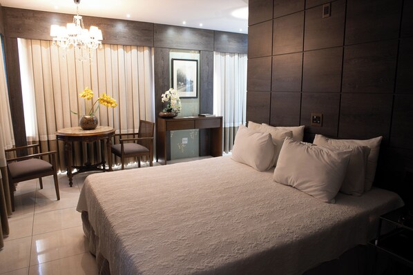 Rom – president | Minibar, safe på rommet, skrivebord og skrivebord for bærbar PC