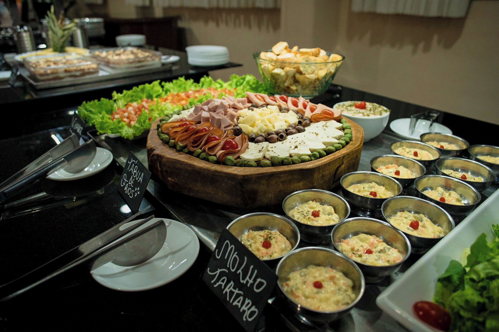 breakfast, lunch and dinner served