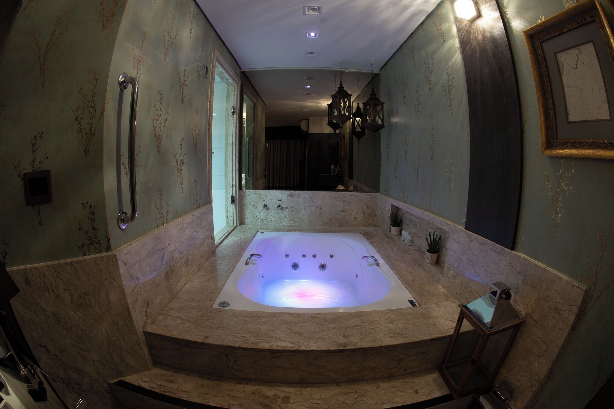 presidential room | minibar, in-room safe, desk, laptop workspace