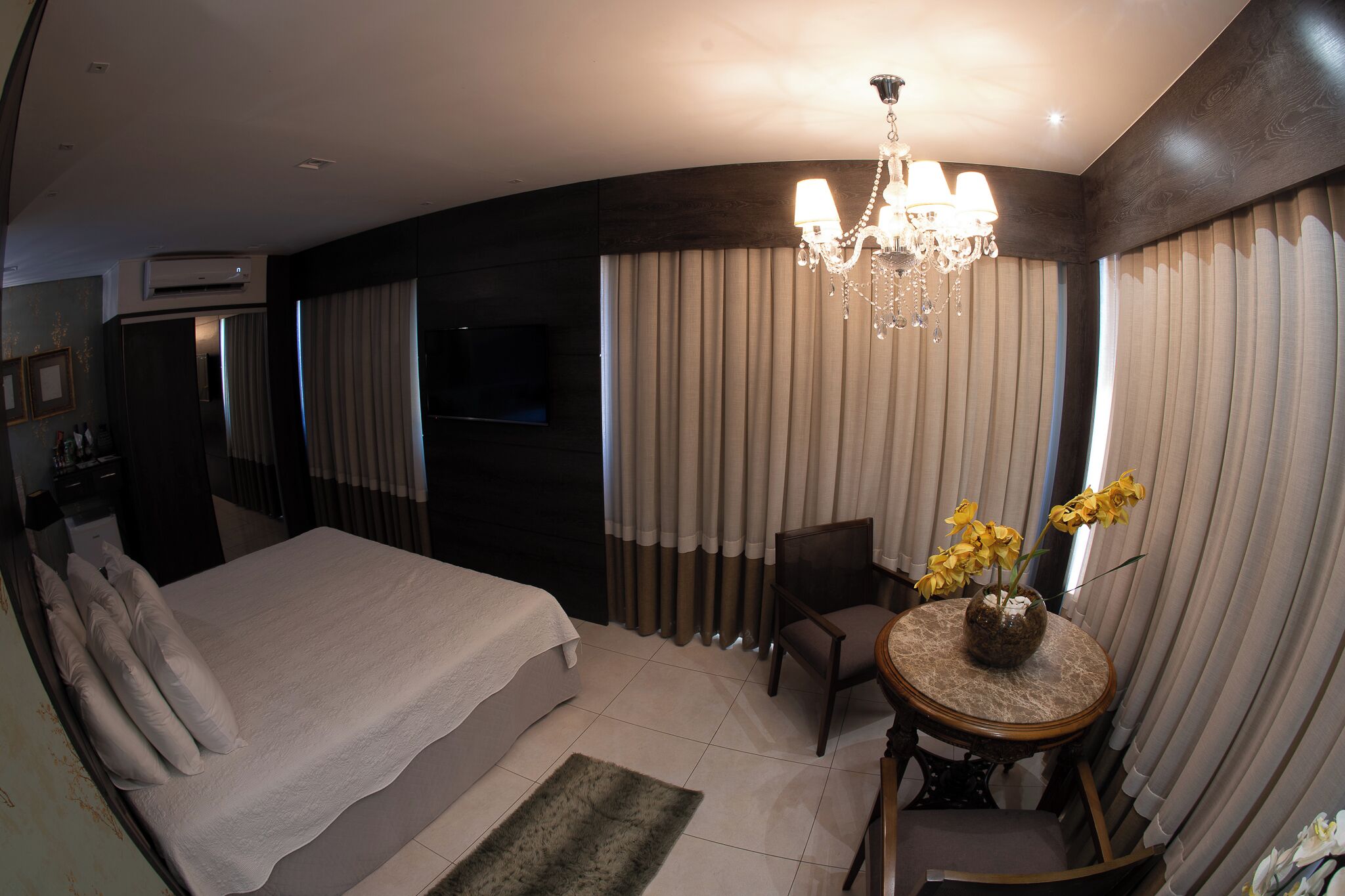 presidential room | minibar, in-room safe, desk, laptop workspace