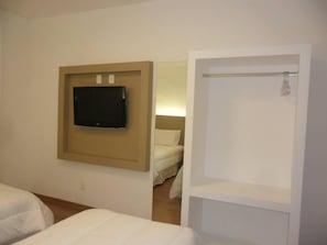 Twin Room | Desk, blackout curtains, free WiFi - Lord Hotel (Vespasiano)