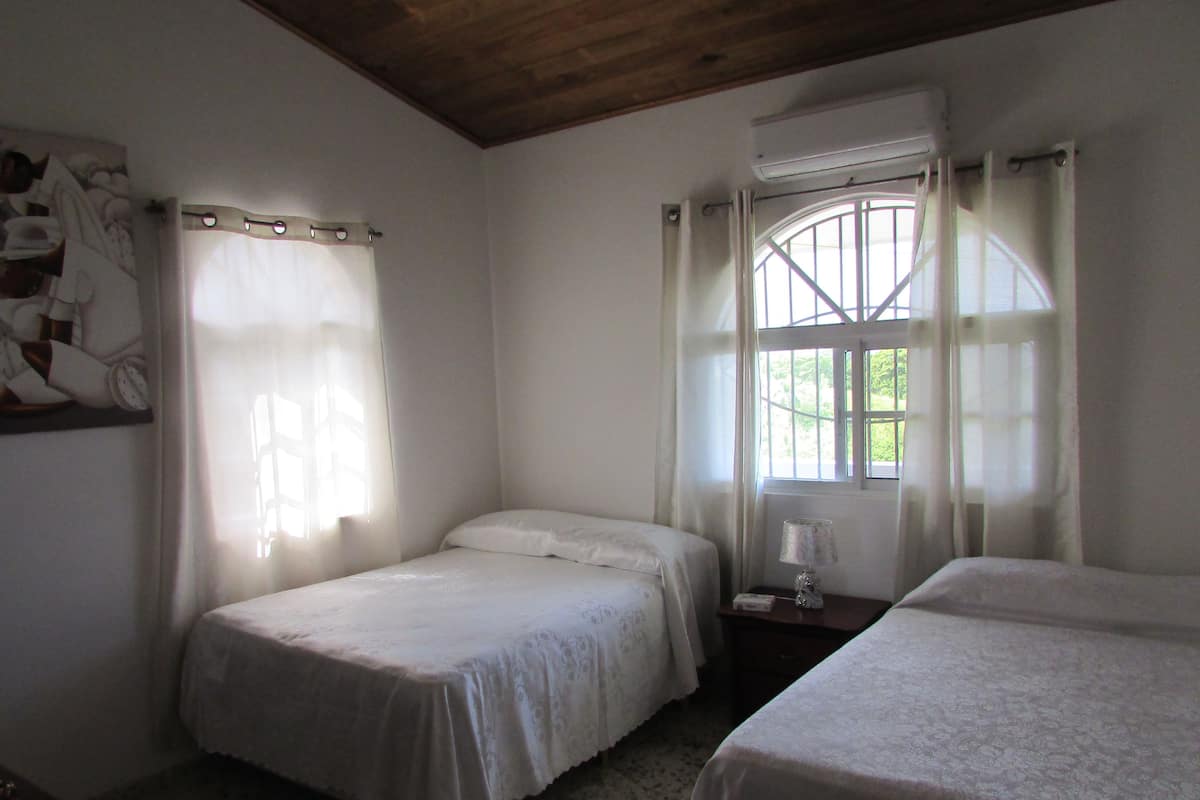 Queen Room | In-room safe, free WiFi, bed sheets