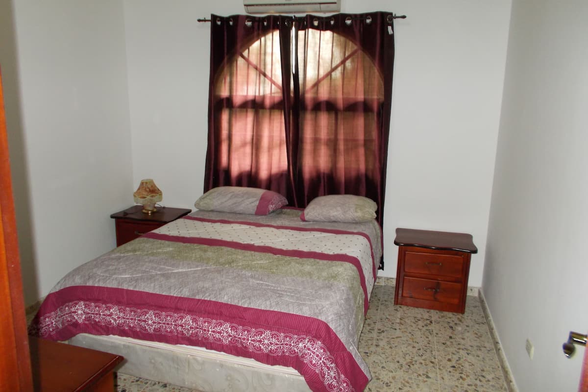 In-room safe, free WiFi, bed sheets