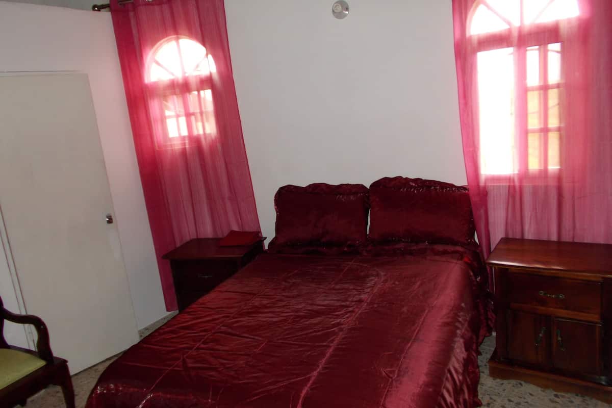 In-room safe, free WiFi, bed sheets