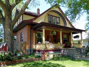 Exterior - 3rd Street Nest Bed & Breakfast (Lamar)