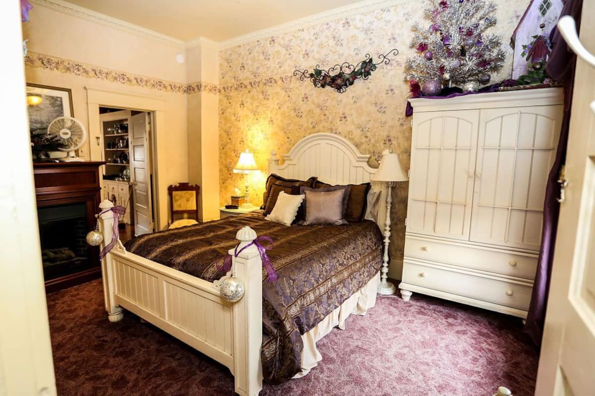 Lavendar n Lace Suite
