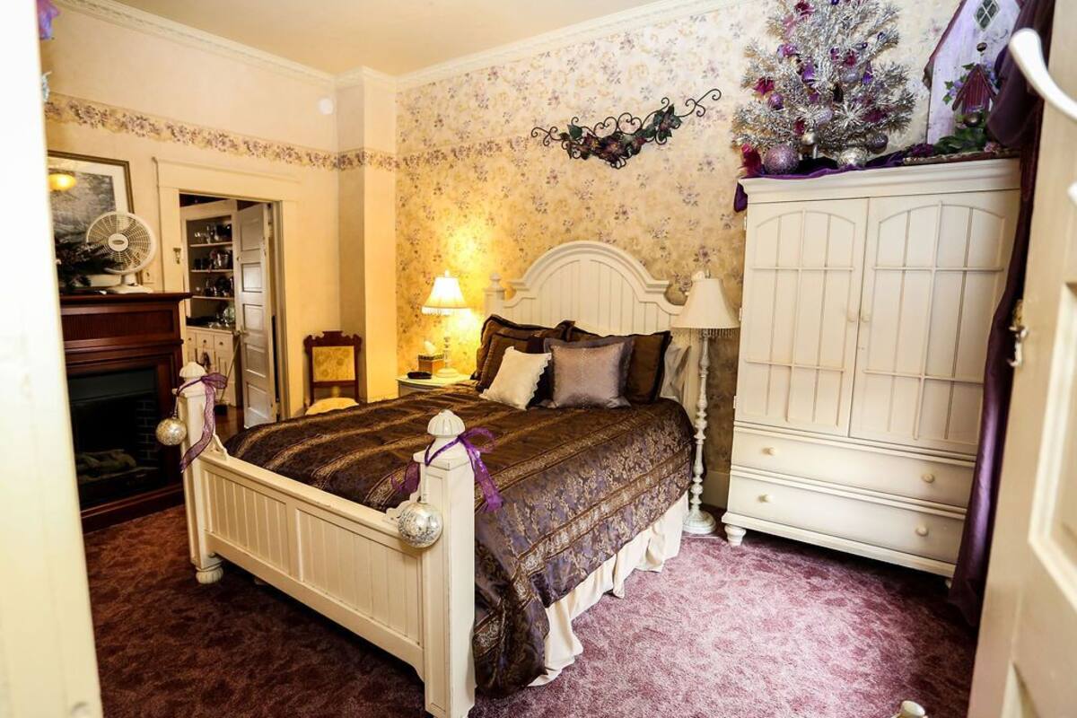 Lavendar n Lace Suite
