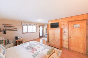 Standard Double Room, Ensuite (Mountain Whispers Suite) | Interior