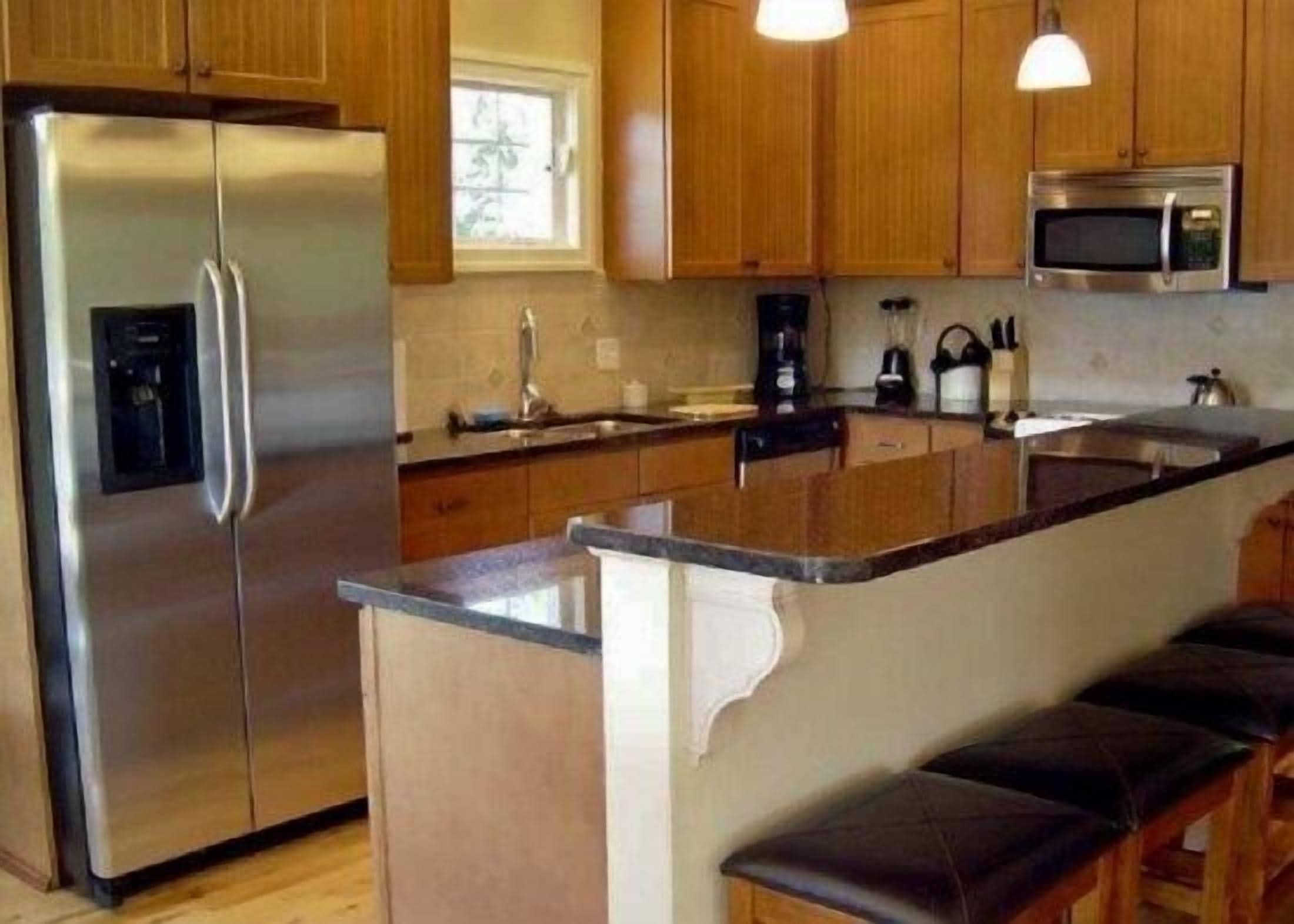 Luxury Cottage, 4 Bedrooms, Kitchen (1 King, 2 Queen, Queen Sofa, 4 Twin) | Private kitchen | Full-sized fridge, microwave, coffee/tea maker