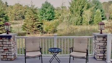 Luxury Cottage, 4 Bedrooms, Kitchen (1 King, 2 Queen, Queen Sofa, 4 Twin) | Terrace/patio