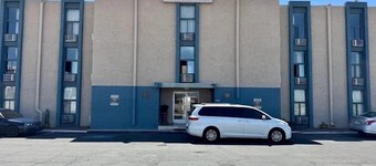 Travelers Inn